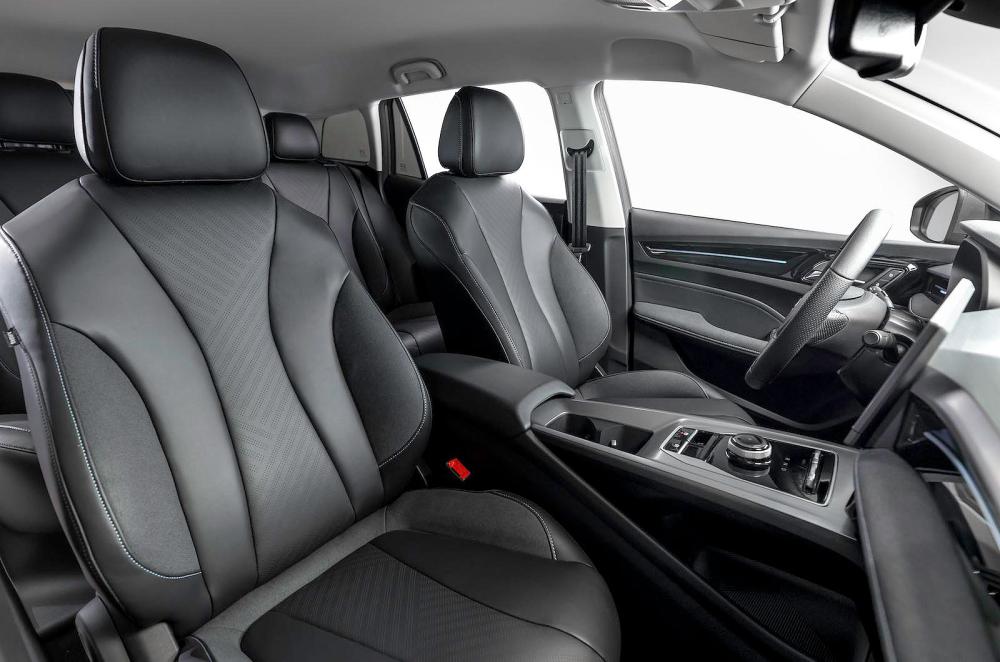 MG5 EV front seats
