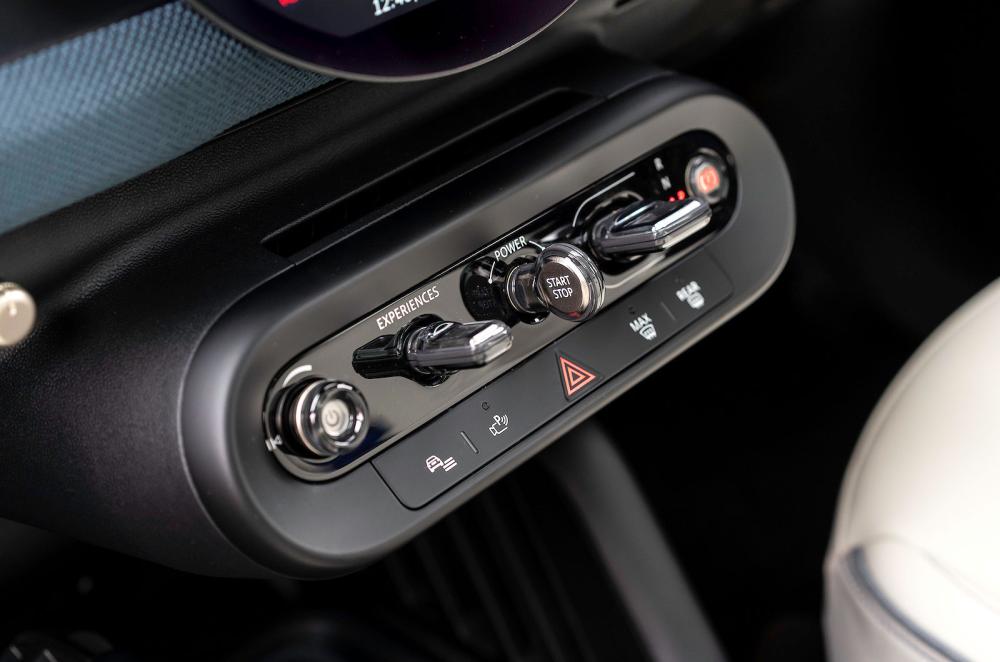 Mini Aceman interior controls