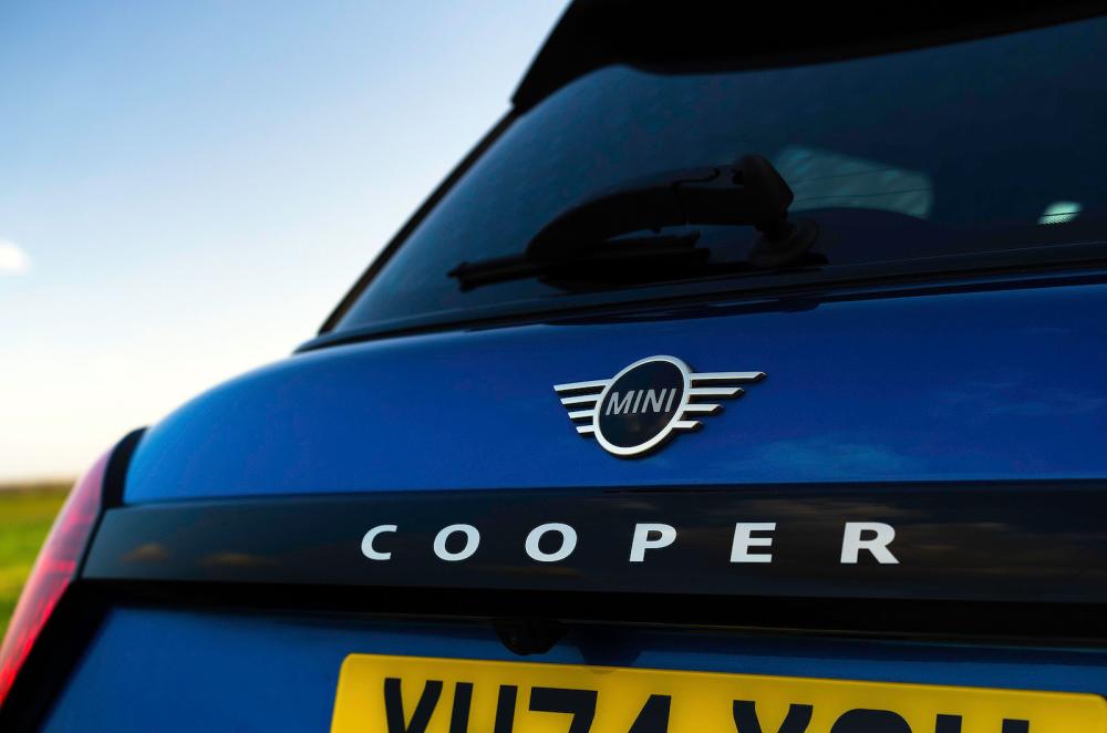Mini Cooper 5 Door rear badge