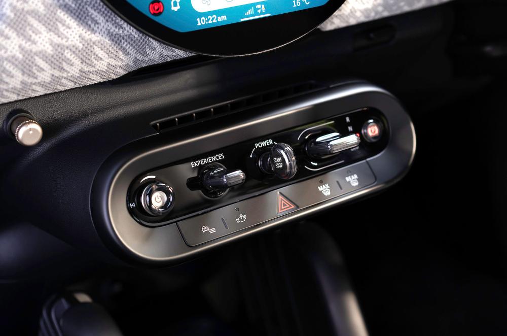 Mini Cooper Electric interior controls