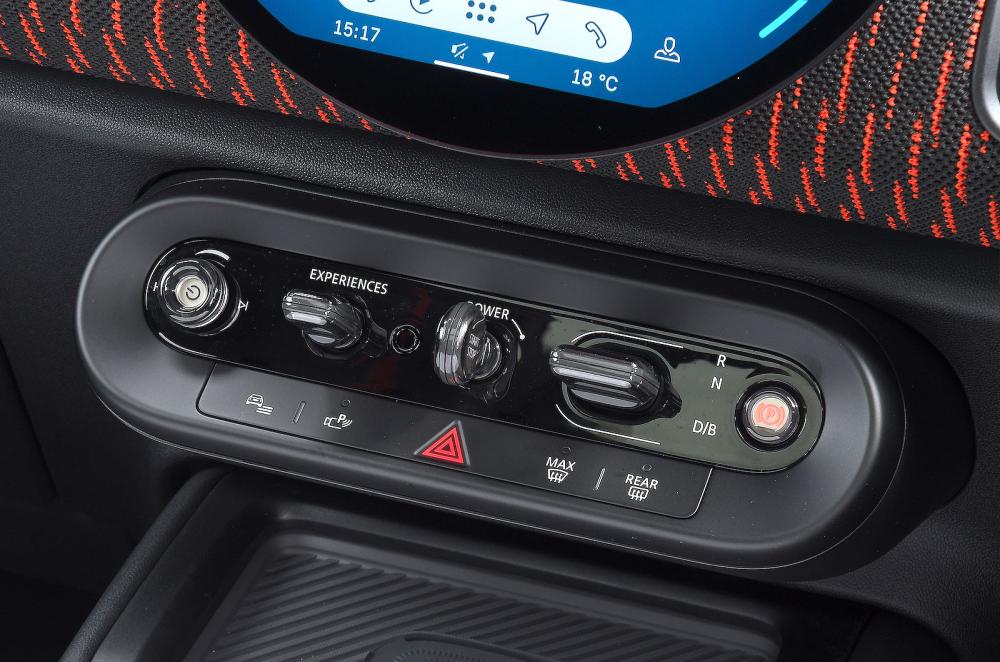 Mini Countryman Electric interior controls