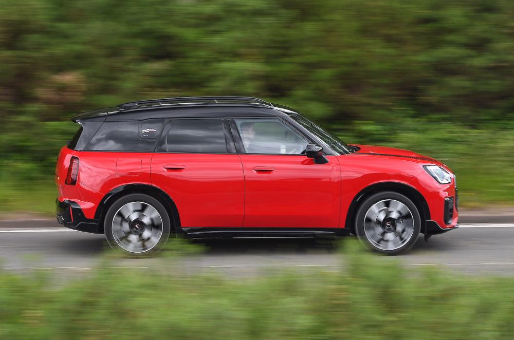Mini Countryman Electric right driving
