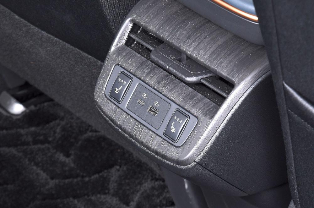 Nissan Ariya interior detail