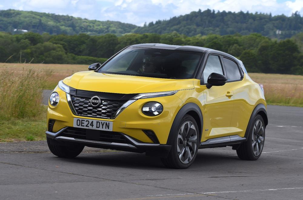 Nissan Juke front cornering