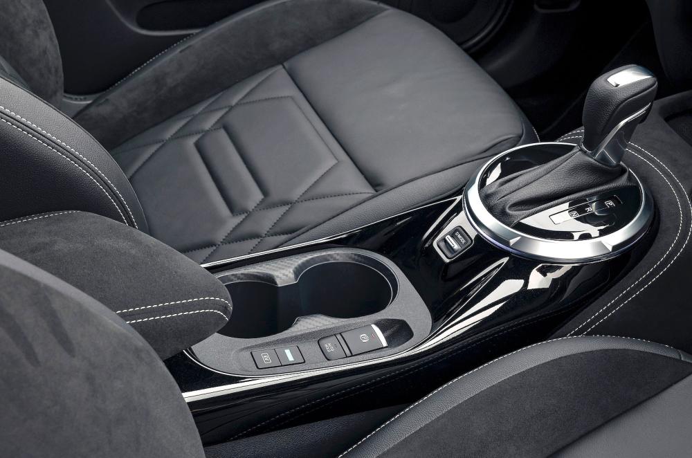 Nissan Juke gear selector