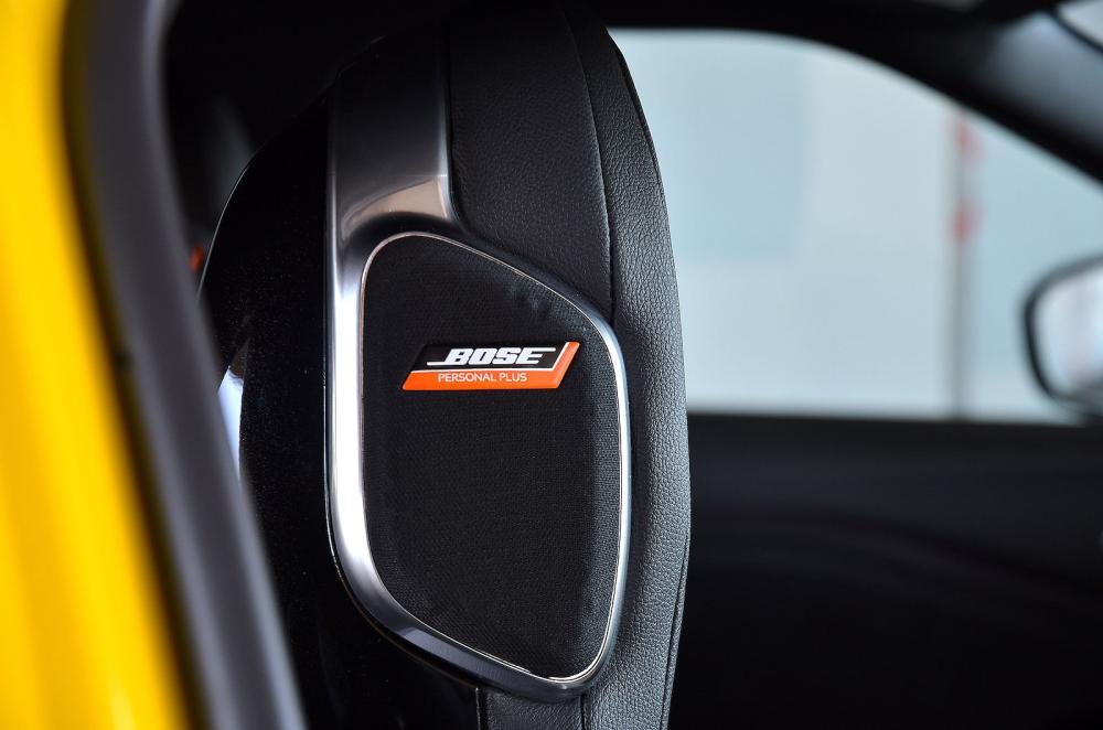 Nissan Juke headrest speaker
