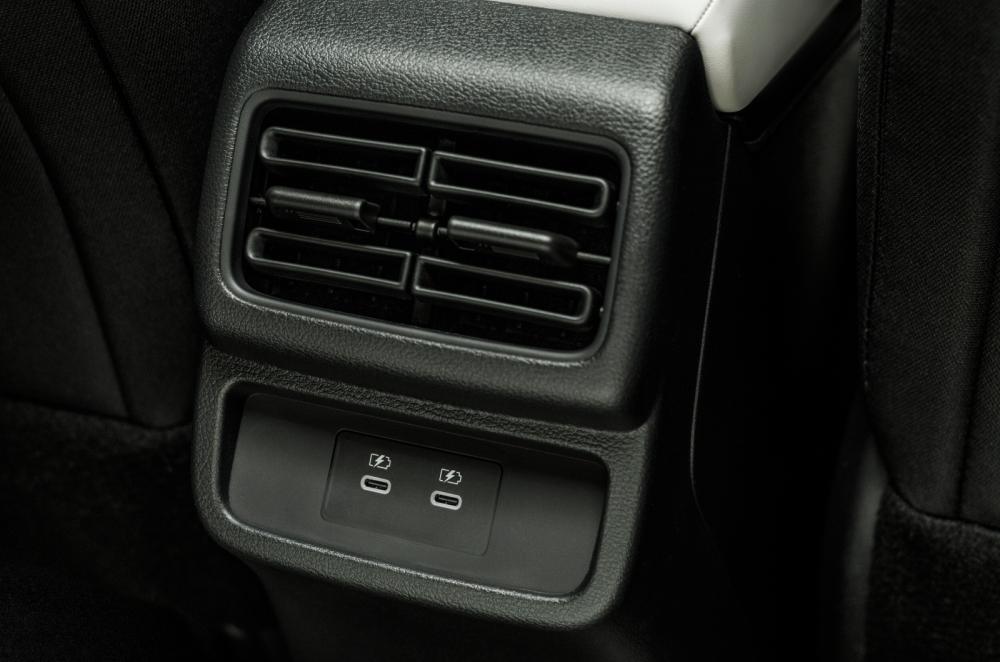 Nissan Leaf air vent detail