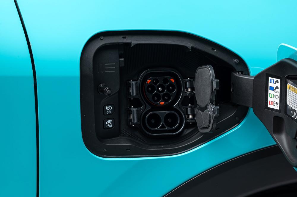 Nissan Leaf charging socket