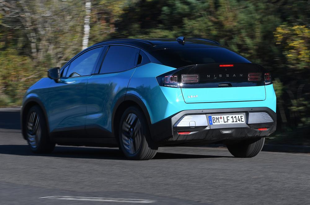 Nissan Leaf driving rear left