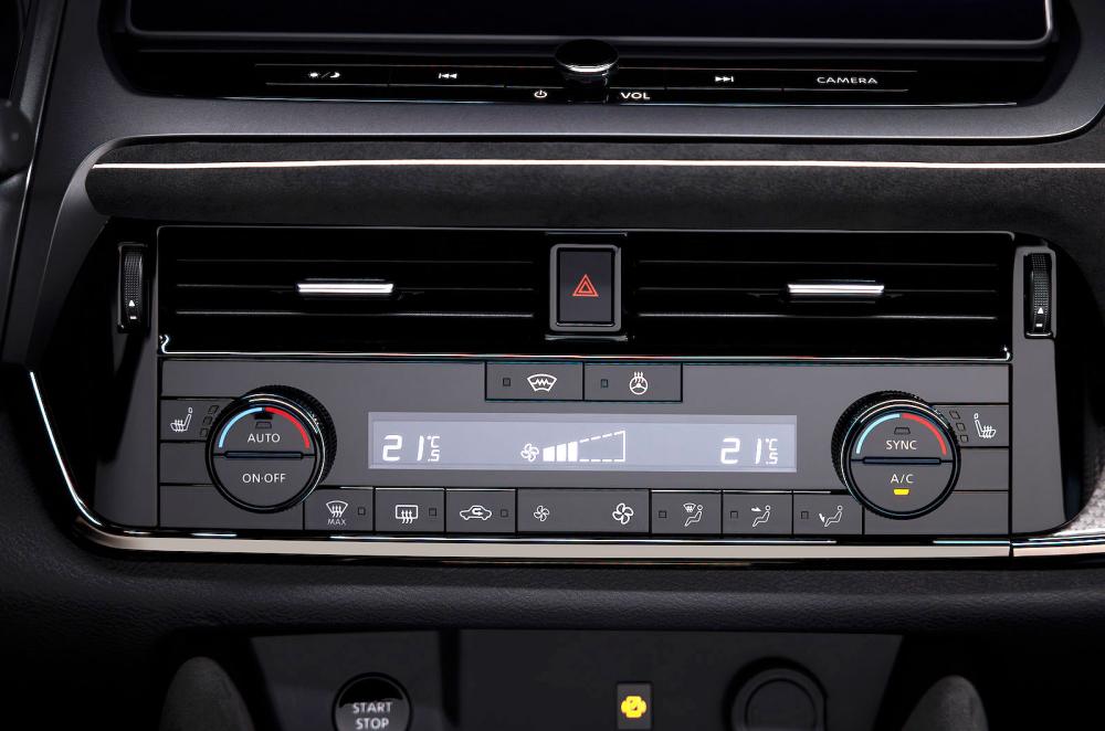 Nissan Qashqai air-con controls