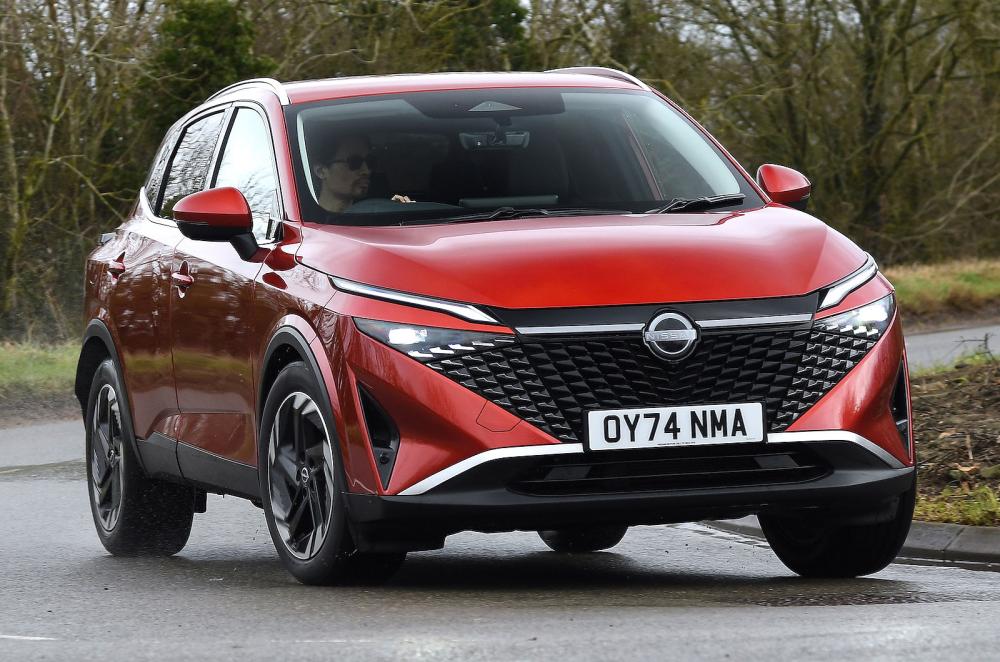 Nissan Qashqai front cornering