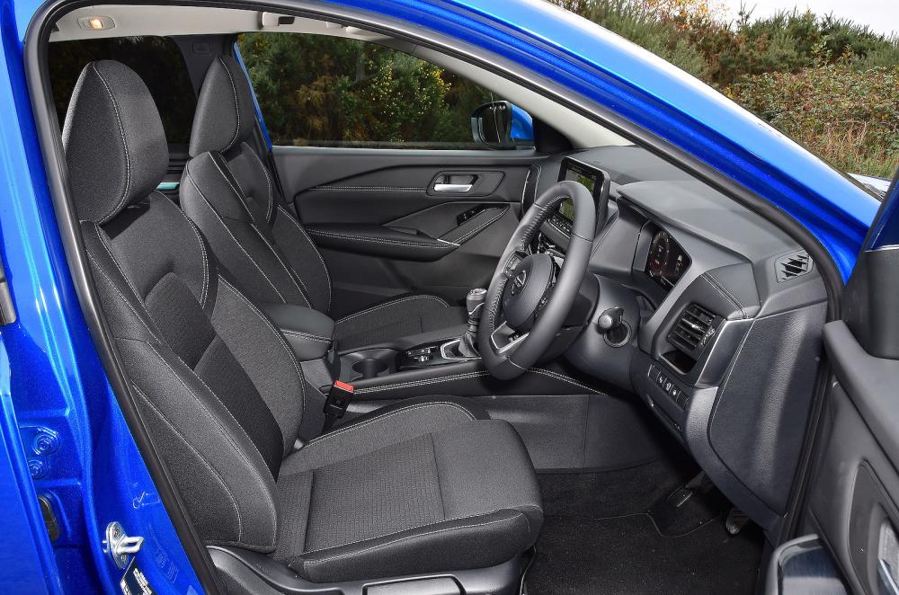 Nissan Qashqai front seats