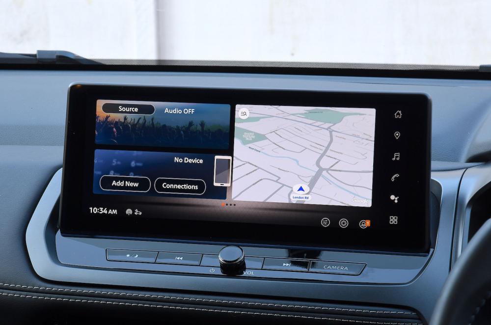 Nissan Qashqai infotainment touchscreen