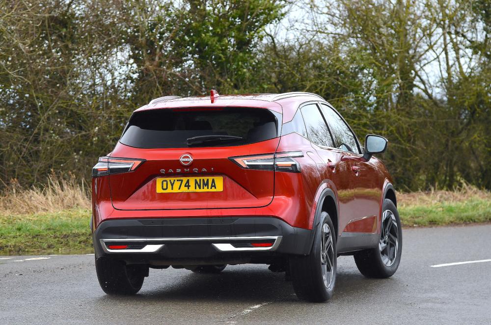 Nissan Qashqai rear cornering