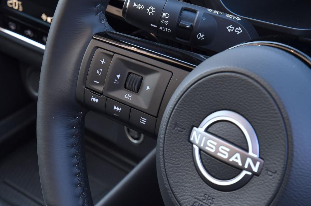 Nissan Qashqai steering wheel detail