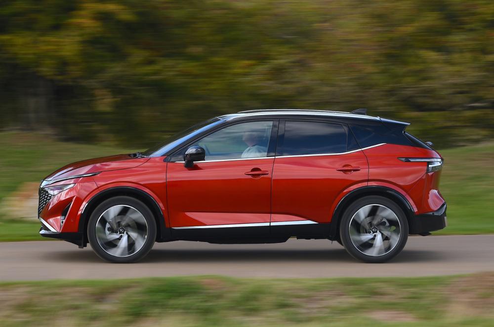 Nissan Qashqai driving left