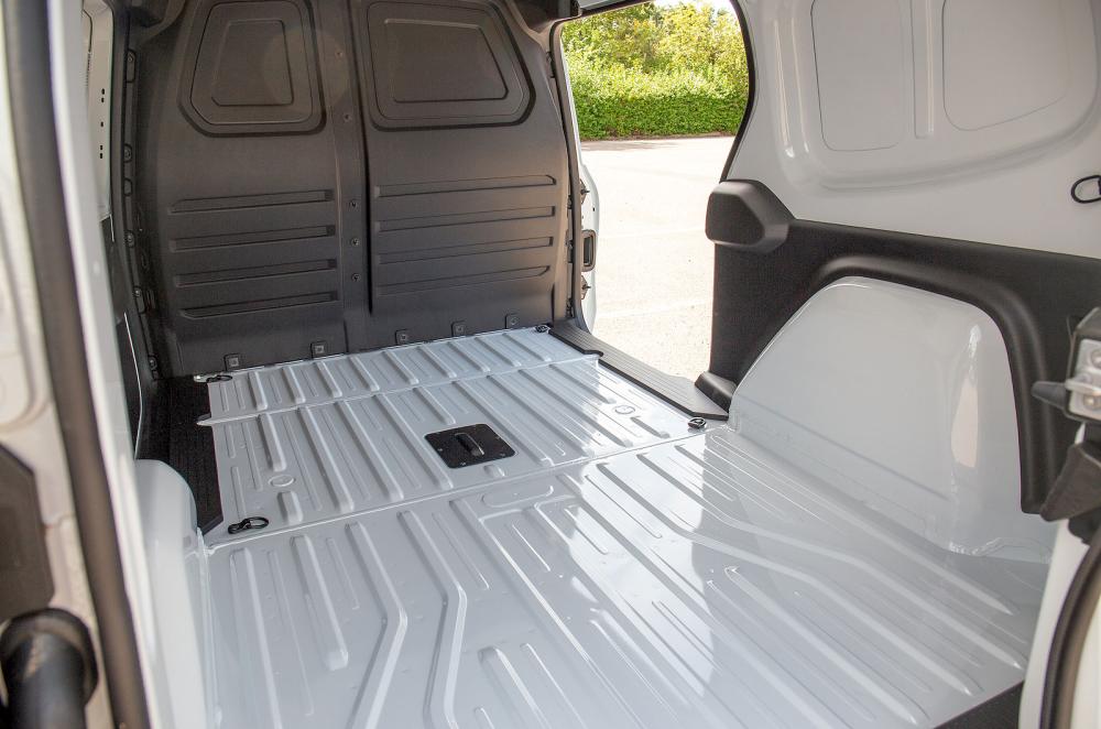 Nissan Townstar EV load bay