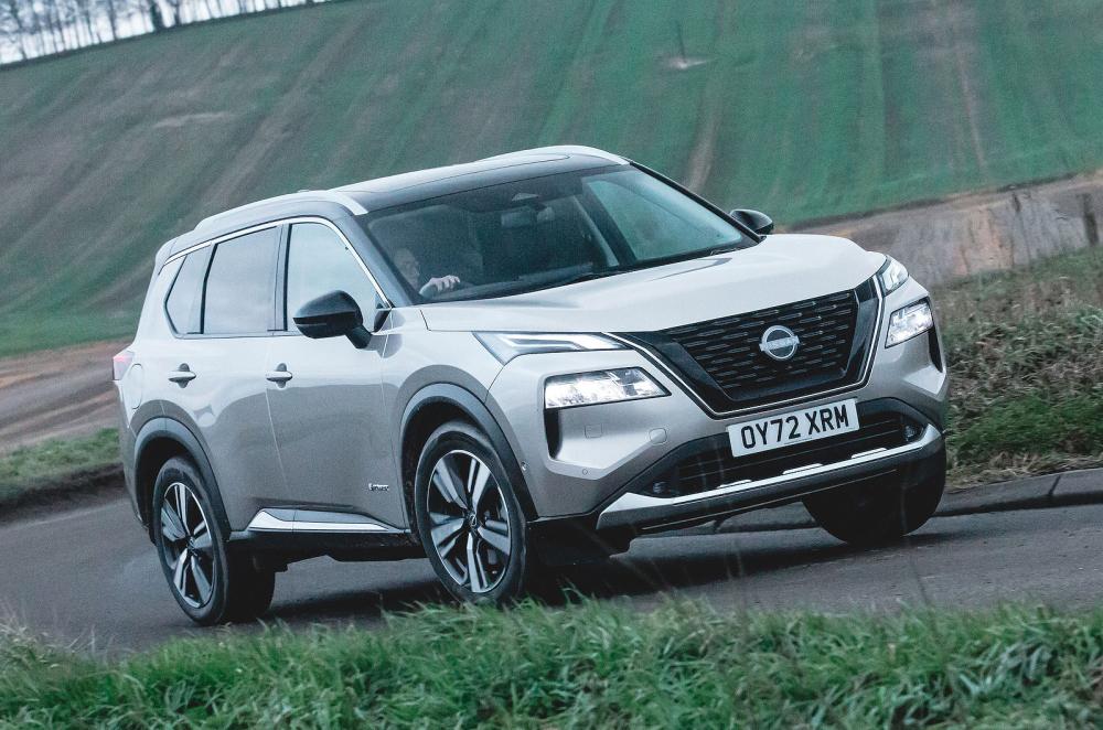 Nissan X-Trail front right cornering