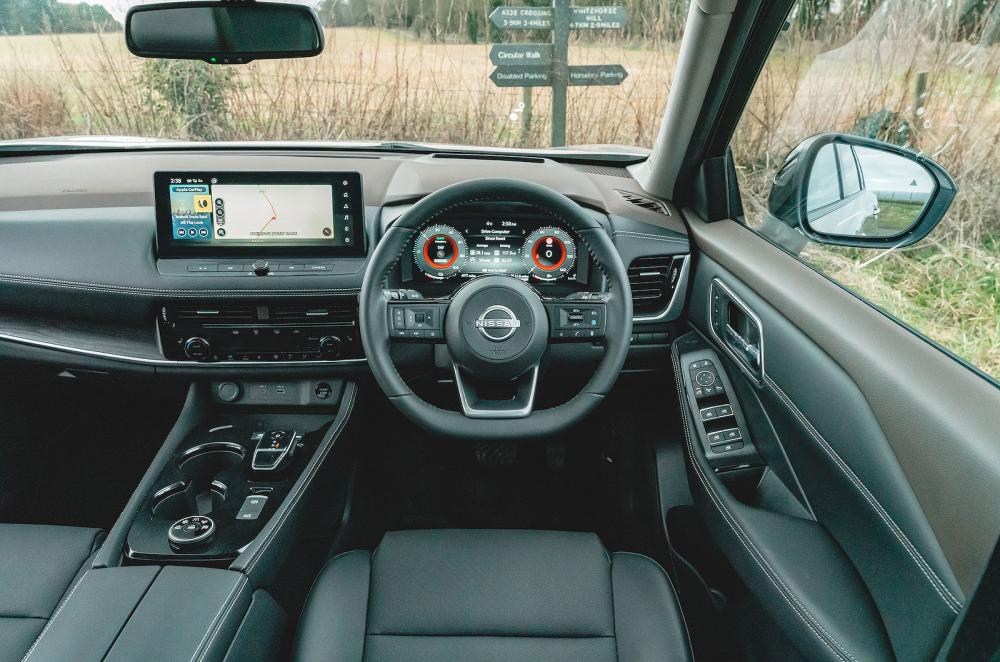 Nissan X-Trail interior dashboard
