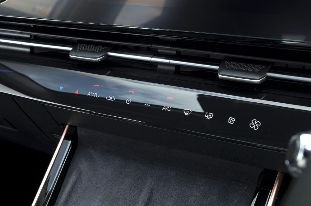 Omoda 5 air-con controls