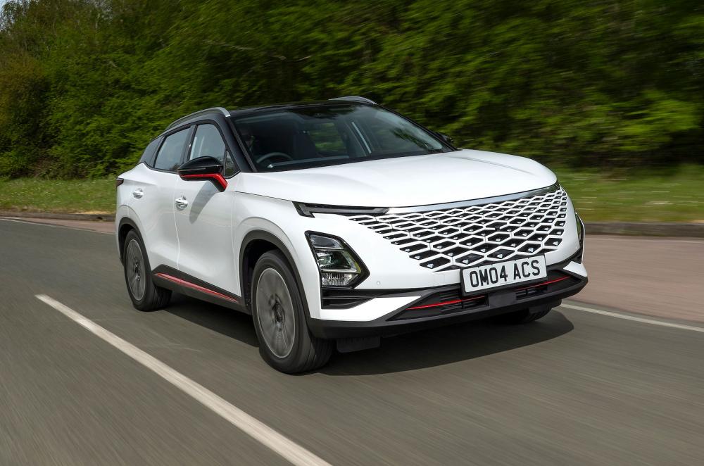 Omoda 5 front right driving