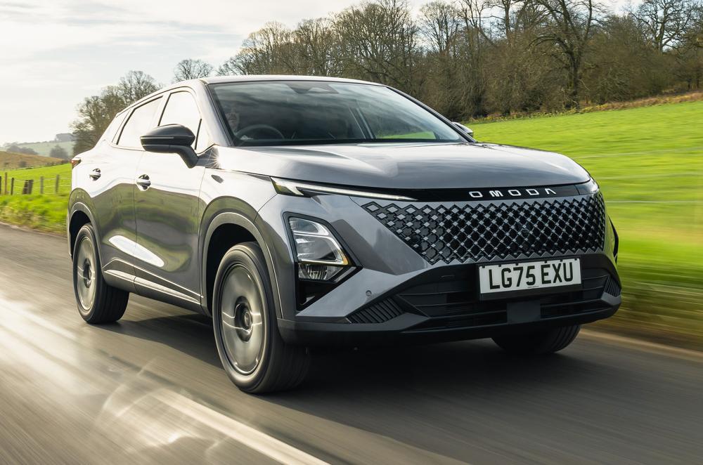 Omoda 5 HEV front driving