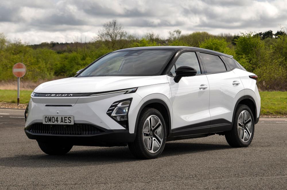 Omoda E5 front left static