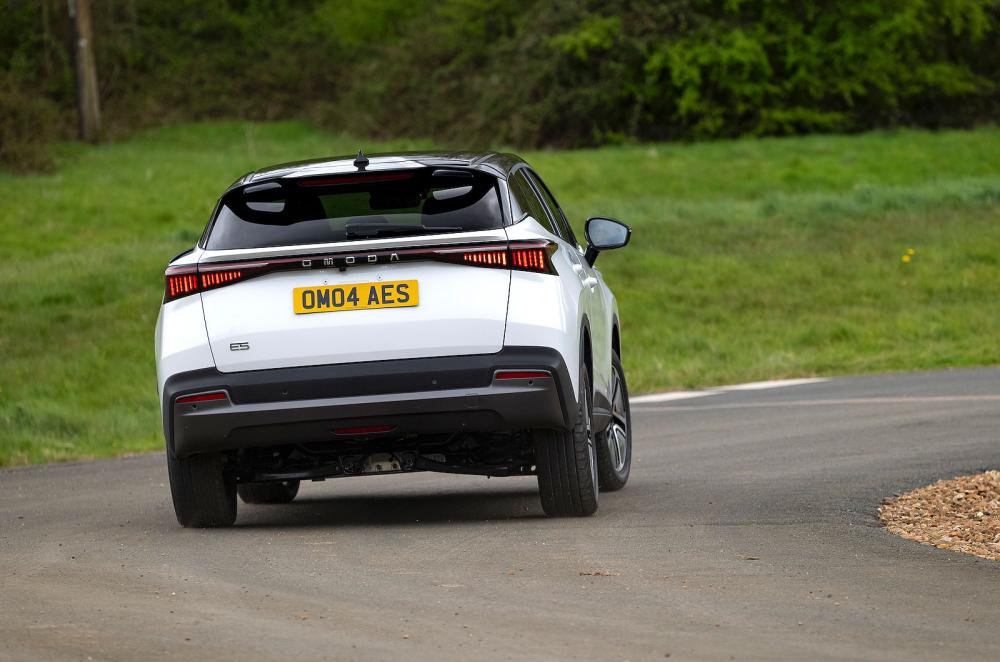 Omoda E5 rear cornering