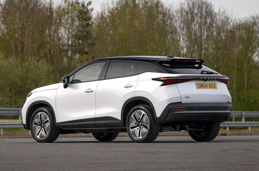 Omoda E5 rear left static