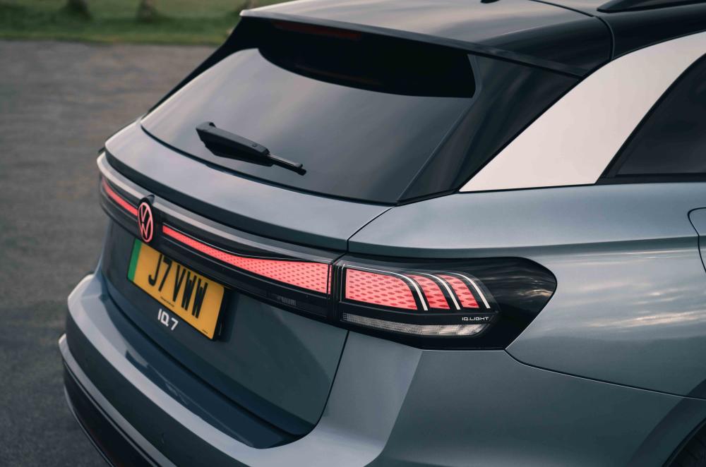 Volkswagen ID 7 exterior details