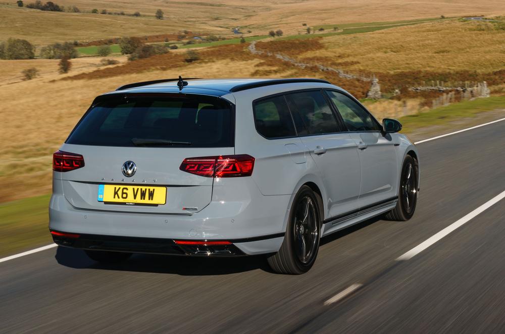 Passat Estate R-line 2020 RHD rear right tracking