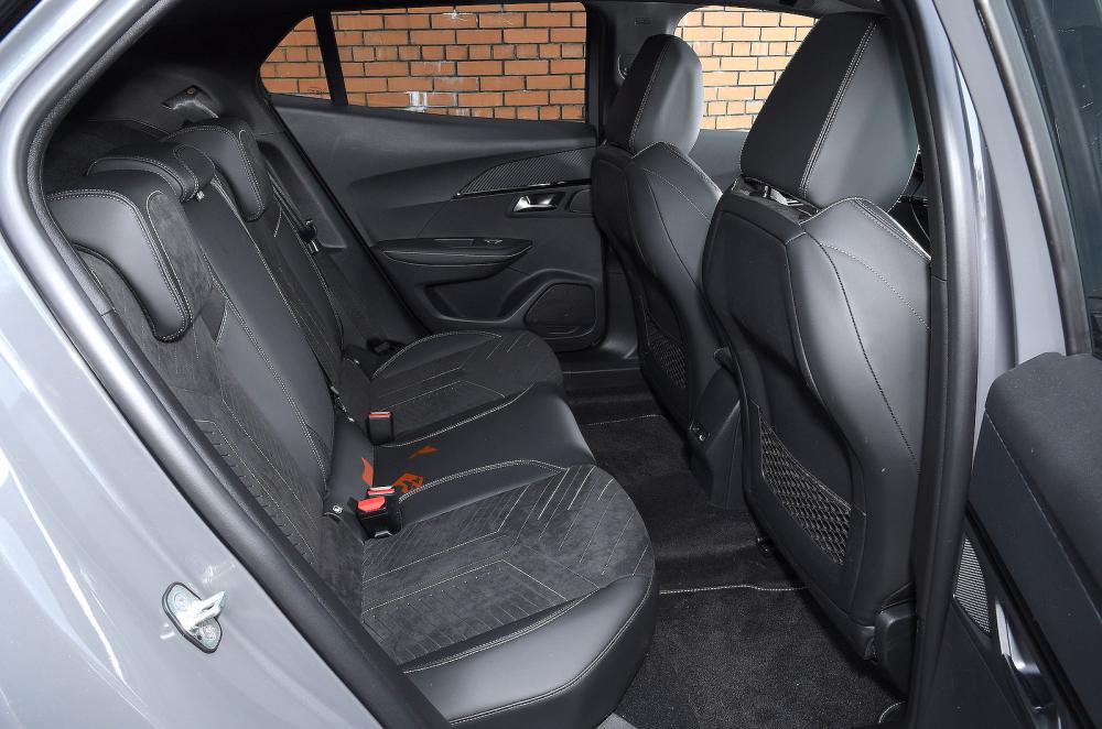 Peugeot 2008 back seats