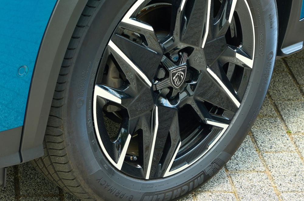 Peugeot 3008 alloy wheel