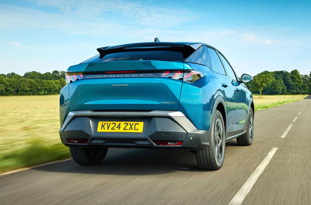 Peugeot 3008 rear right driving