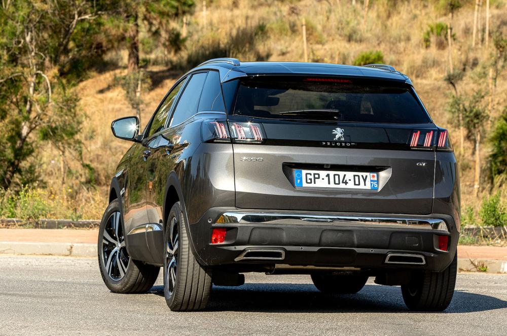 Peugeot 3008 rear cornering