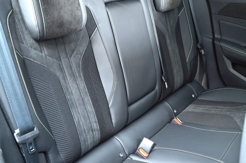 Peugeot 308 back seats