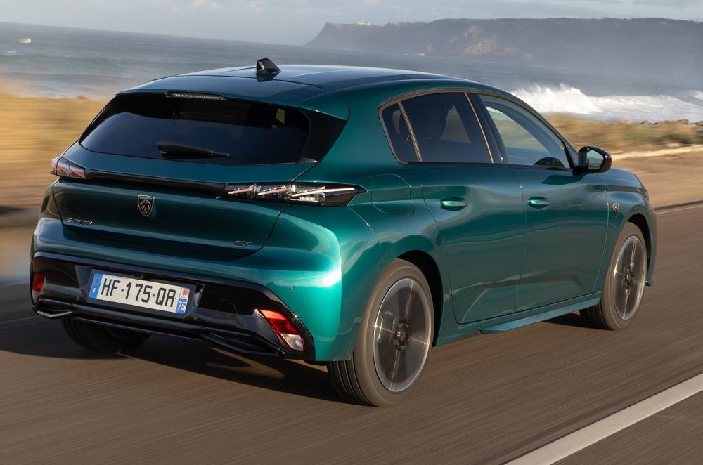 Peugeot e-308 driving rear right