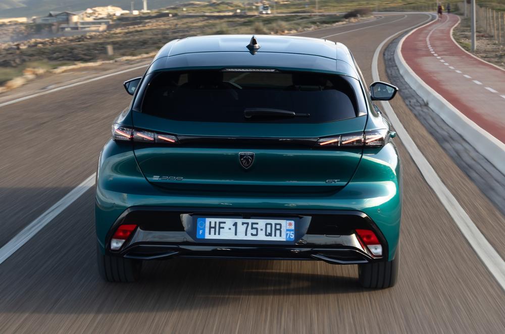 Peugeot e-308 driving rear