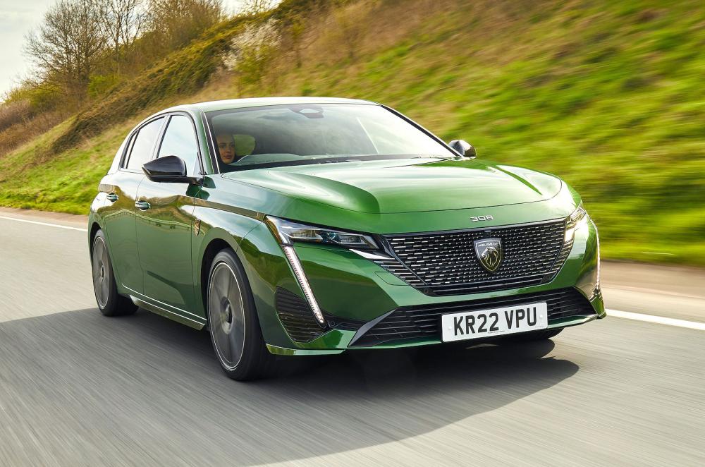 Peugeot 308 front right driving