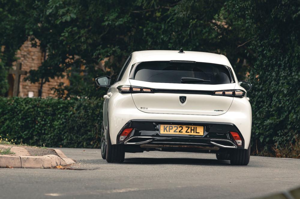 Peugeot 308 rear cornering