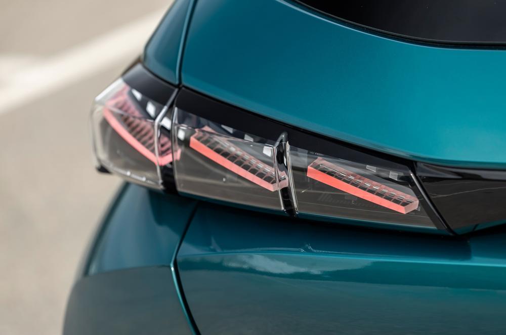 Peugeot e-308 rear light detail