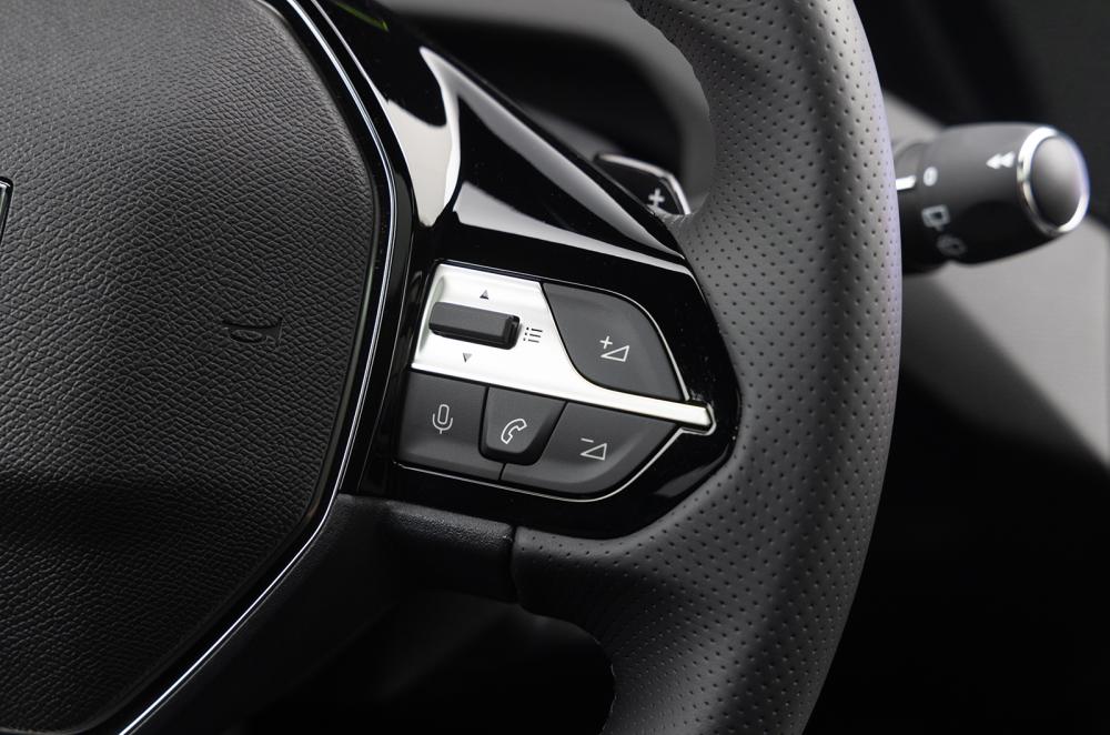 Peugeot e-308 steering wheel detail