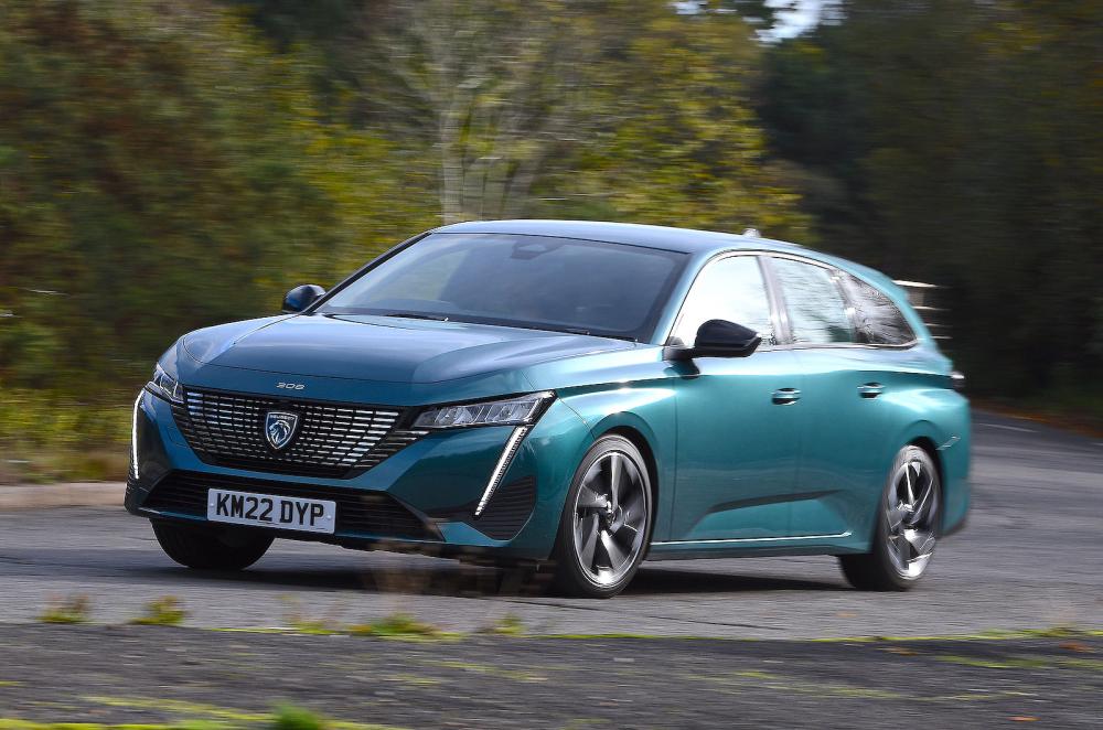 Peugeot 308 SW front left driving