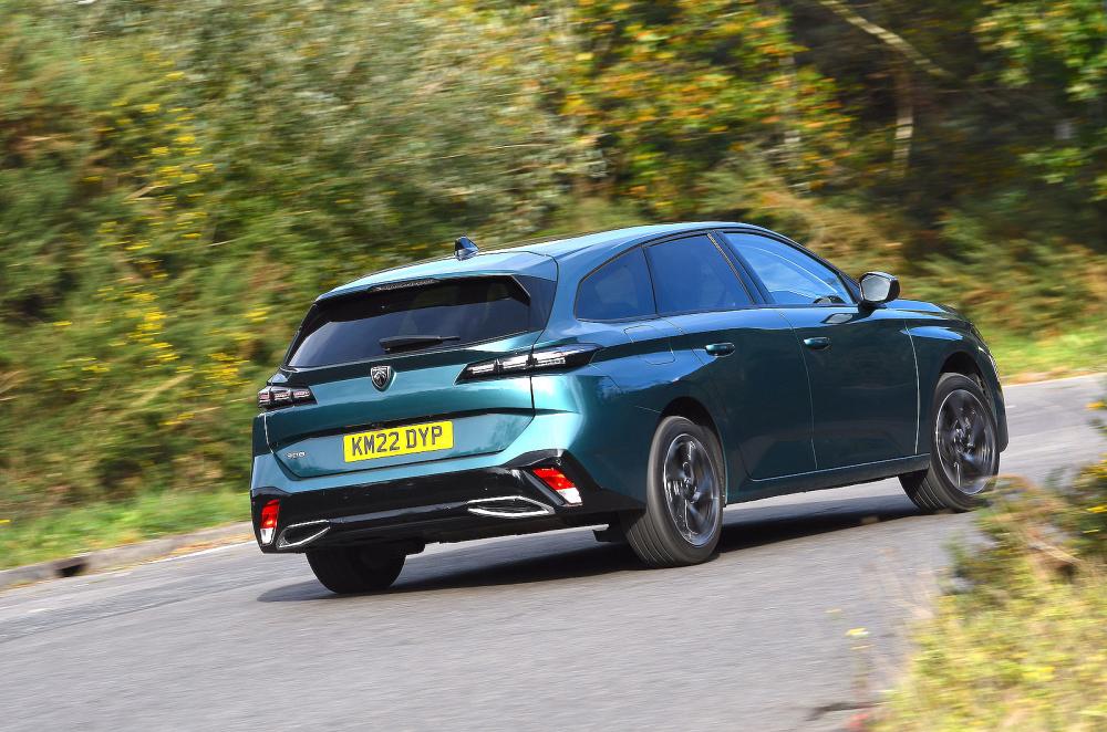 Peugeot 308 SW rear cornering