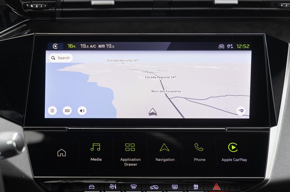 Peugeot e-308 touchscreen