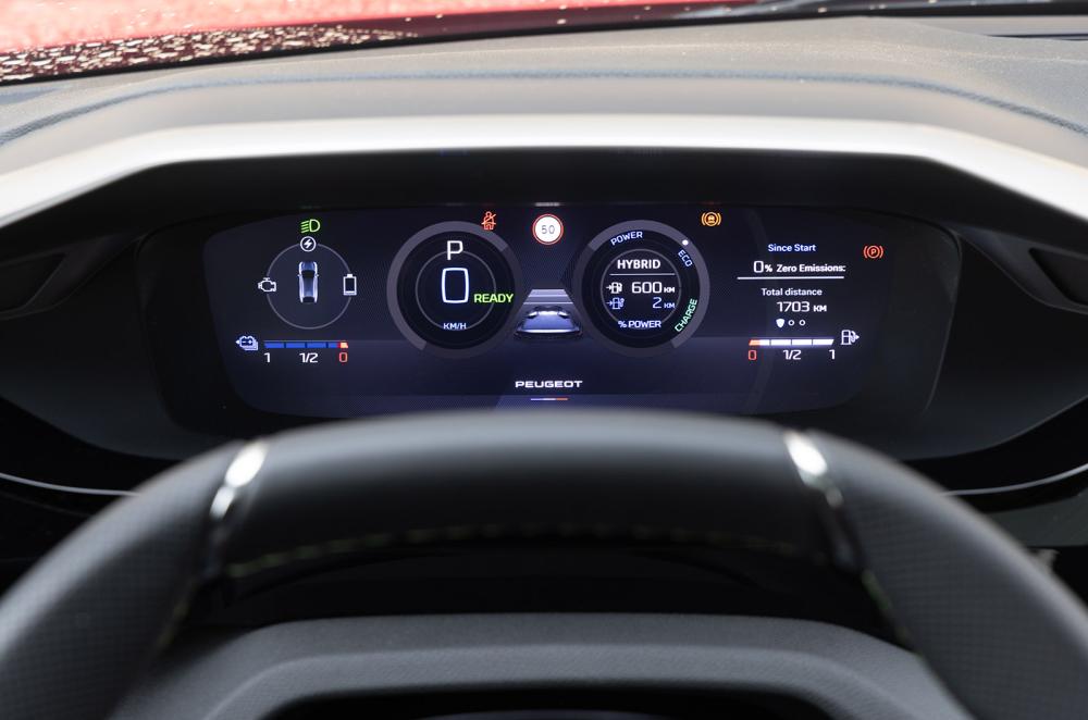 Peugeot 408 driver's display