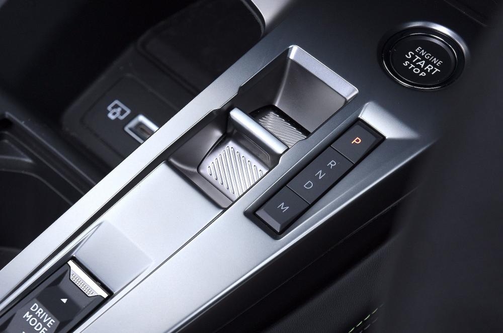 Peugeot 408 gear selector