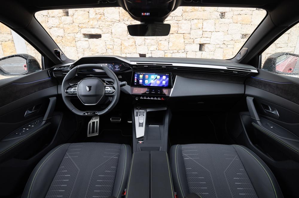 Peugeot 408 interior