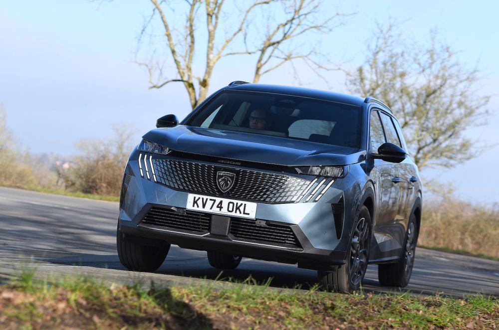 Peugeot 5008 front left driving