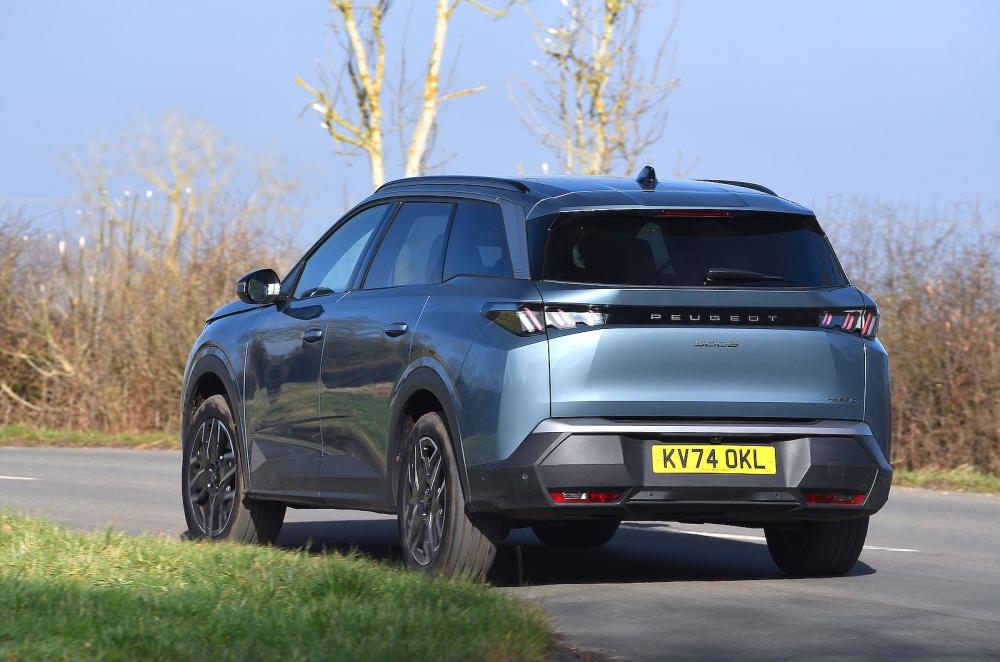 Peugeot 5008 rear cornering
